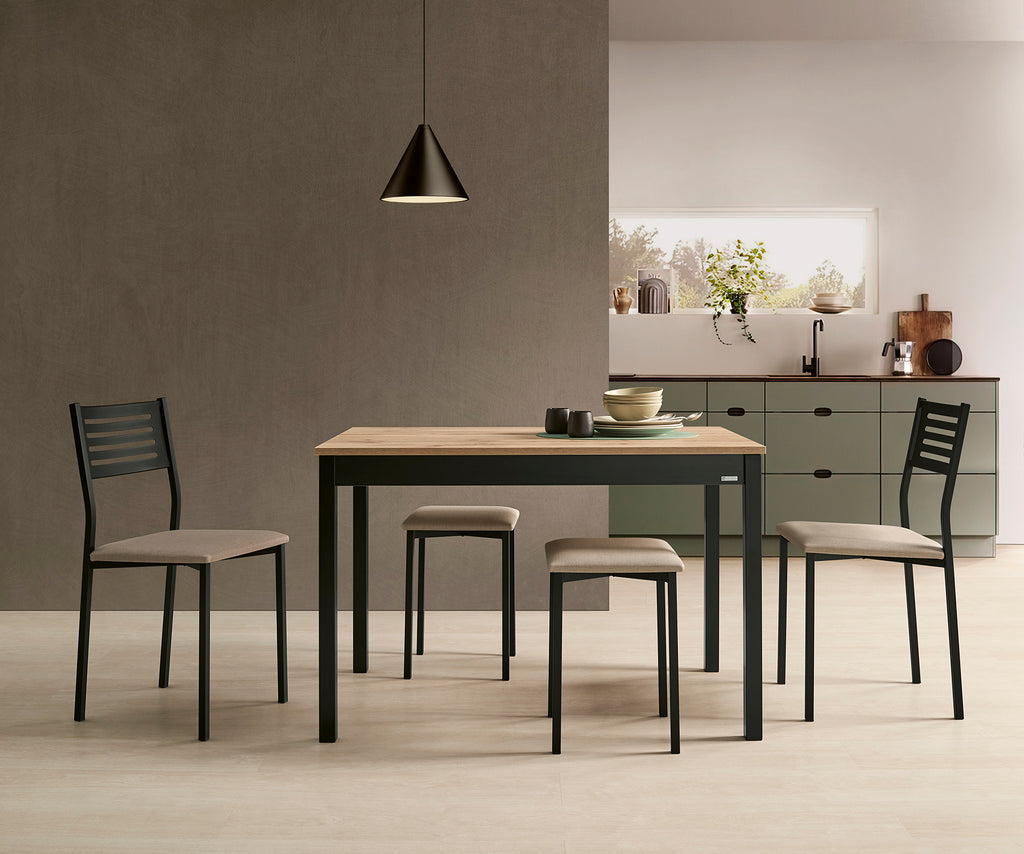 V VELASCO Mesa de Cocina Fija Niza 110x70 cm | Mesa de Comedor Rectangular para 4 Personas, Encimera de Madera Laminada Roble Hércules, Patas Metálicas Negras, Estilo Nórdico Industrial