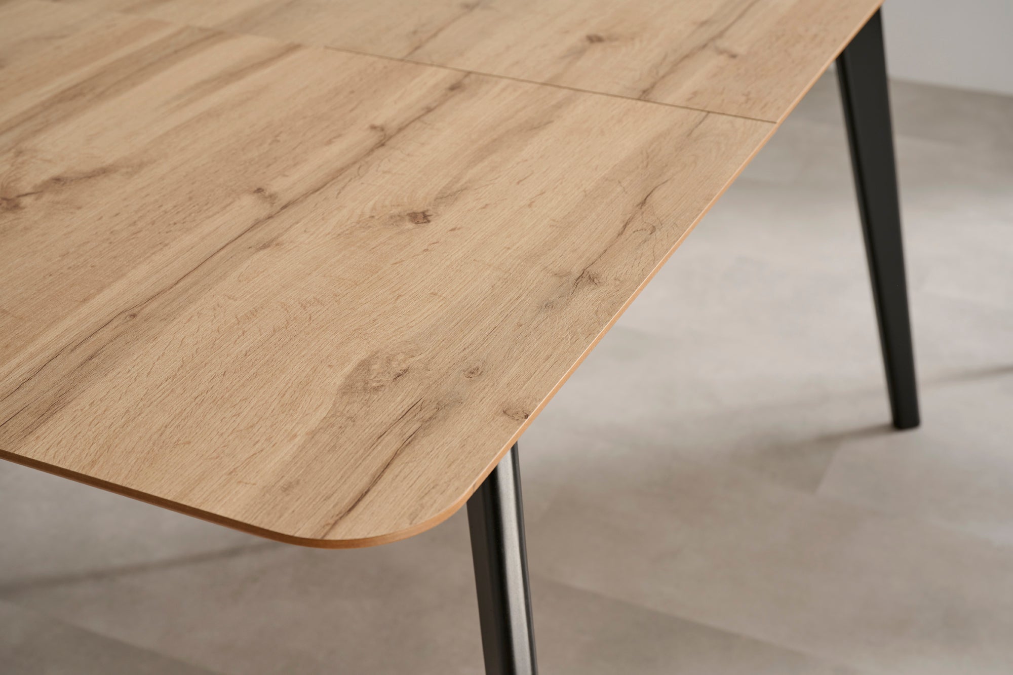 V VELASCO Mesa de Comedor Extensible Fany (130-170x80 cm) – Mesa Familiar de Madera Roble Hércules para Salón y Cocina, Patas de Haya Negras, Envío Rápido, 4-6 Comensales