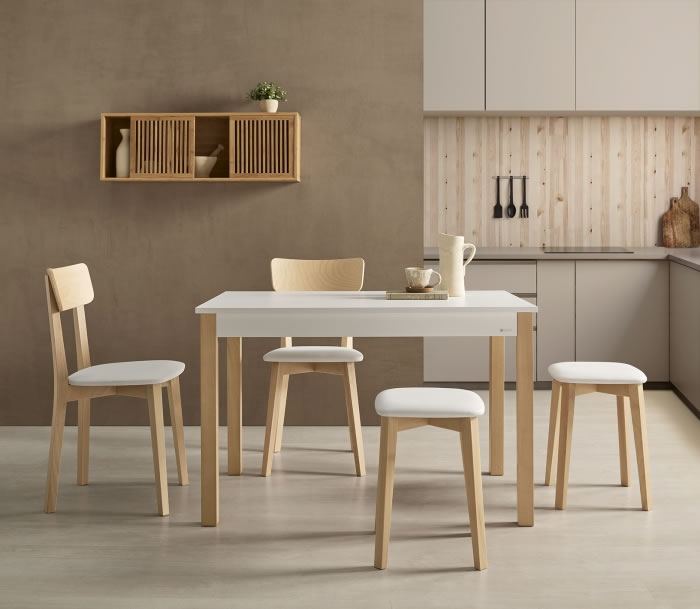 V VELASCO Mesa de Comedor Rectangular Nadia | Mesa de Cocina Nórdica para 4 Comensales (110x70x75 cm) | Escritorio de Madera Madera Maciza de Haya y Encimera Blanca Fija | Ideal para Pisos Pequeños.