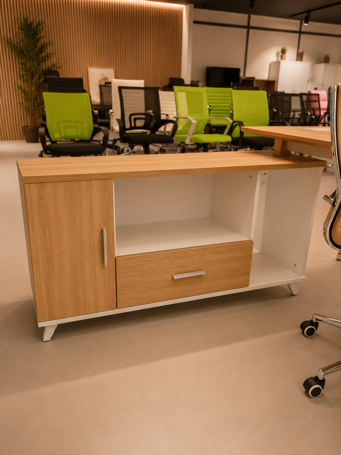 Mesa de oficina AREZZO 180, con mueble auxiliar, blanco y roble, 180 x 176,5 cms