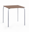 Mesa FERAY NEW, apilable, epoxi color gris, tablero fenólico castaño 69 x 69 cms.