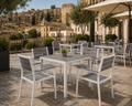 Mesa GARIBALDI, metal blanco, tablero polywood gris, 80 x 80 cms.